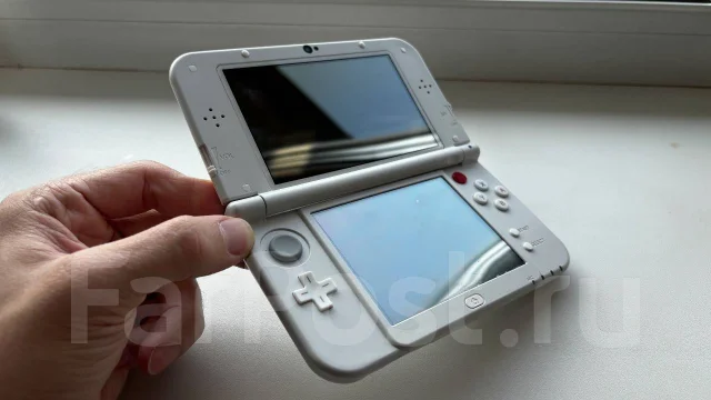 Nintendo NEW 3DS XL ����