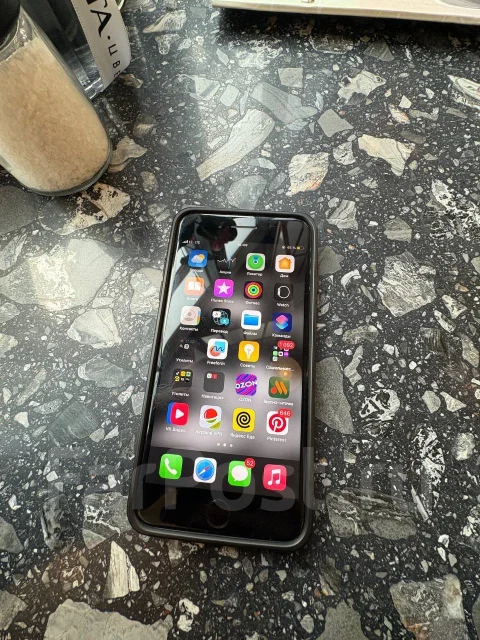 Apple iPhone 8 Plus. �/�, 64 ��, ������, 4G LTE, NFC ����