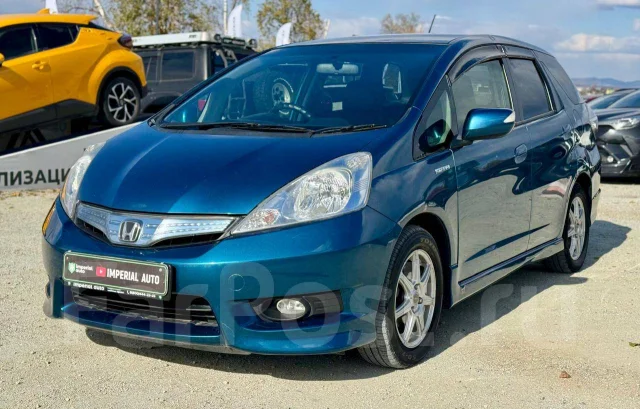 Honda Fit Shuttle. �������, ��������, 1.3 (88��.�.), ������, 175 000����. �� ����