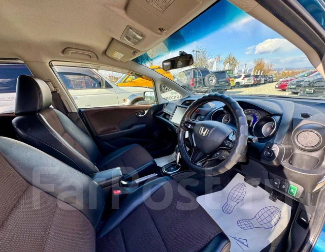 Honda Fit Shuttle. �������, ��������, 1.3 (88��.�.), ������, 175 000����. �� ����