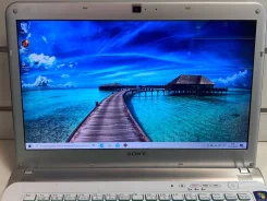 Sony VAIO. 14", 2����, ��� 4 ��, ���� 120���, WiFi: 1, Bluetooth: 1, ����������� �� 1��. ����