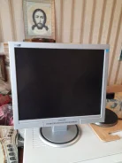 Philips. 17" ����