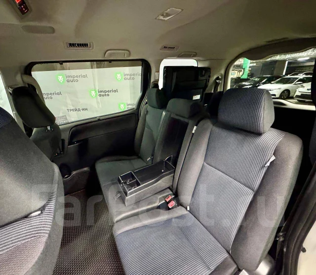 Toyota Voxy. �������, 4wd, 2.0 (152��.�.), ������, 59 000����. �� ����