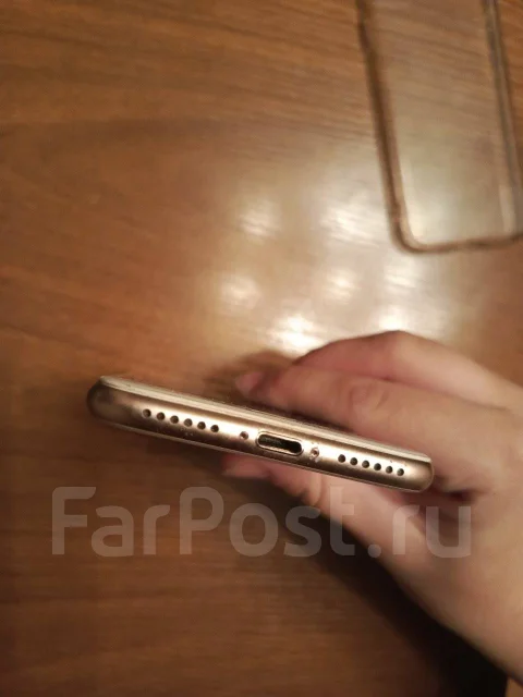 Apple iPhone 8. �/�, 64 ��, �������, 4G LTE ����