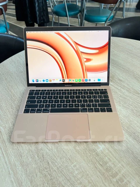 Apple MacBook Air 13 2018 MUQV2. 13.3", ��� 8 ��, ���� 128���, WiFi: 1, Bluetooth: 1, ����������� �� 6��. ����