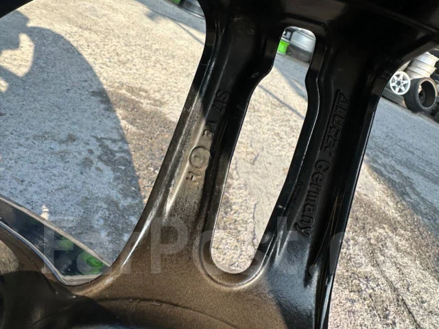 Alutec. 8.5x19", 5x112, ET35. ��� ����� �� ������������ ����