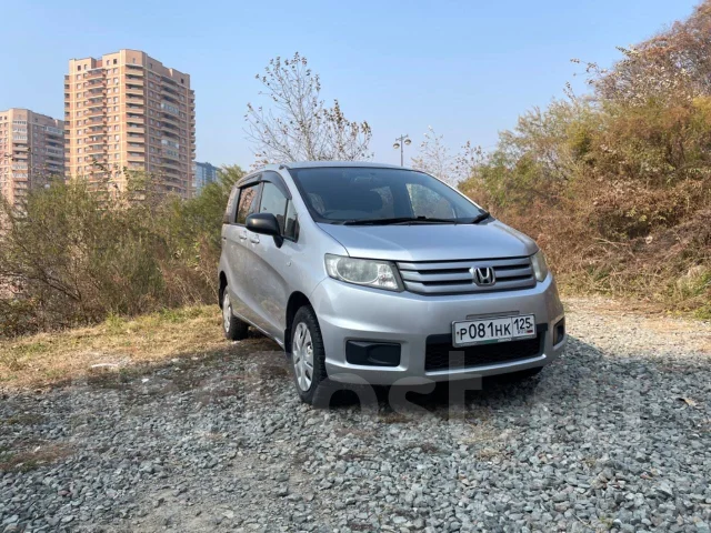 Honda Freed Spike. �������, 4wd, 1.5 (118��.�.), ������, 174����. �� ����