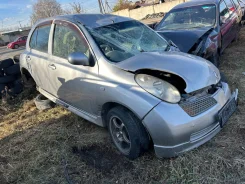 Nissan March ����