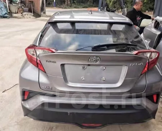 Toyota C-HR ����