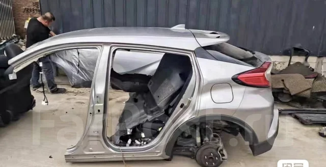 Toyota C-HR ����