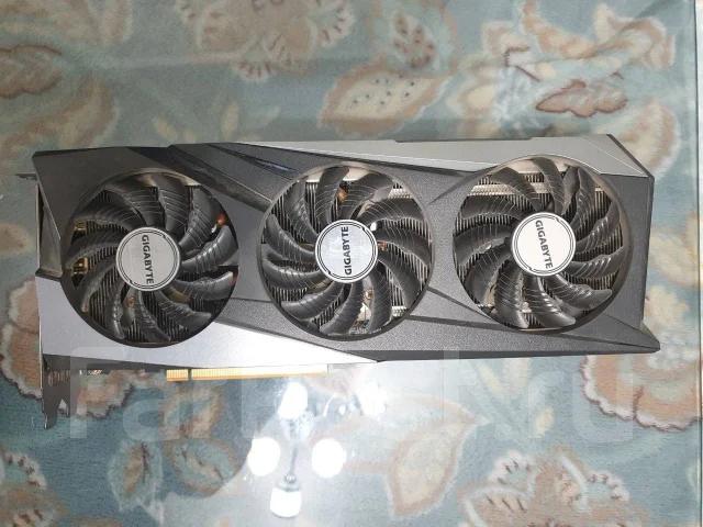 Radeon RX 6700 XT ����