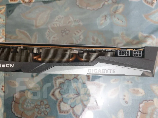 Radeon RX 6700 XT ����