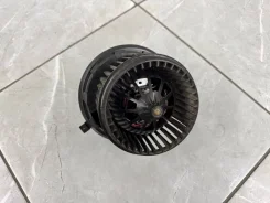 �������� ������ ����� Volkswagen T6 VW T5 7H0819021A ����