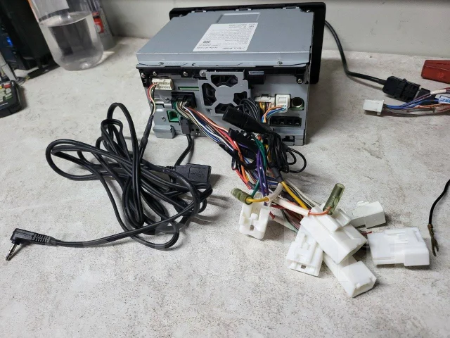 Eclipse AVN-R10W ����