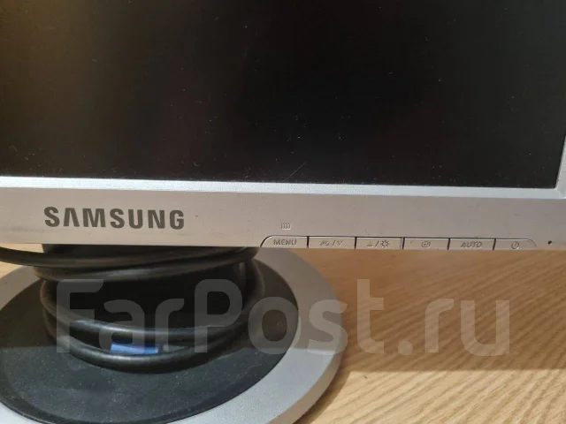 Samsung. 17", ���������� �� (LCD, LED, QLED) ����