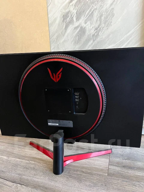 LG. 31.5", ���������� �� (LCD, LED, QLED) ����