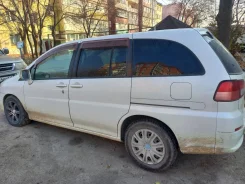 Nissan Liberty. PM12, SR20 ����