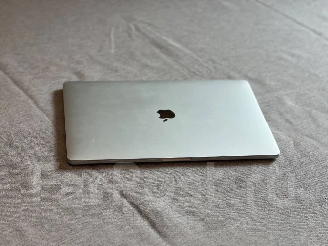 Apple MacBook Pro 15. 15", 2,2����, ��� 16 ��, ���� 256���, WiFi: 1, Bluetooth: 1, ����������� �� 7��. ����
