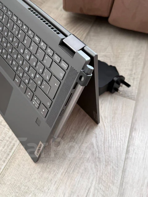 Lenovo IdeaPad Flex 5. 14", 2,4����, ��� 8 ��, ���� 256���, WiFi: 1, Bluetooth: 1, ����������� �� 10��. ����