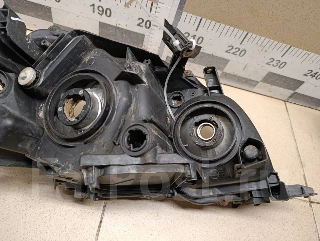 ���� ����� Toyota Corolla E15 2006-2013 8117012A60 ����
