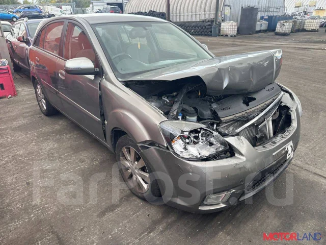 ������� Kia Rio 2005-2011 20703023 361002A300 ����
