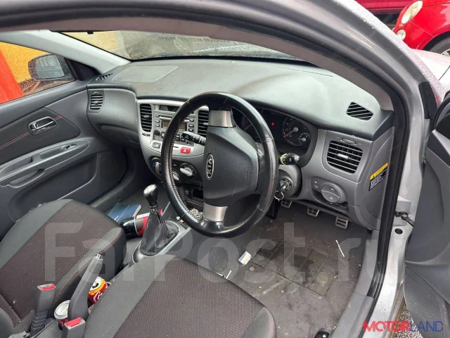 ������� Kia Rio 2005-2011 20982206 361002A100 ����