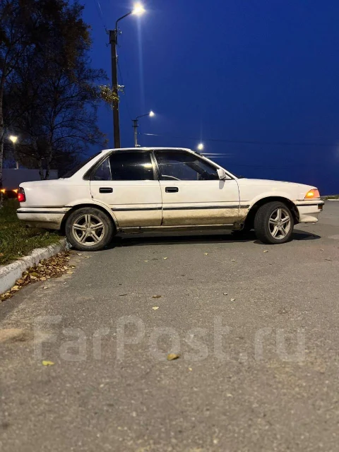 Toyota Corolla. ��������, ��������, 1.0 (90��.�.), ������, 248 000����. �� ����