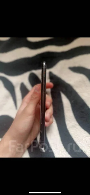 Apple iPhone Xr. �/�, 64 ��, ������, 3G, 4G LTE, 5G, NFC ����