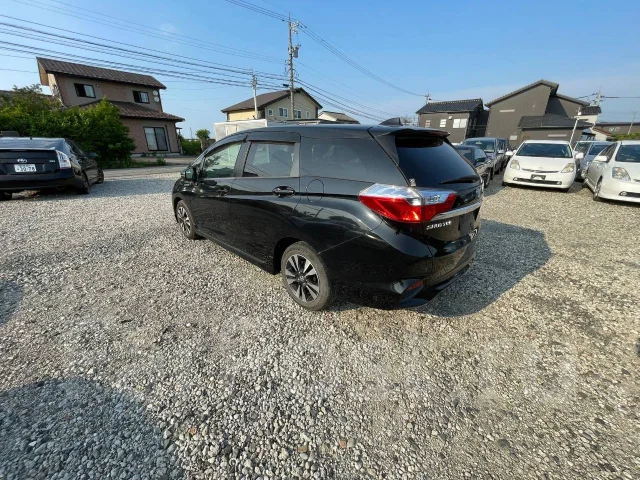 Honda Shuttle. GP7 ����
