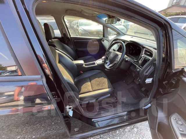 Honda Shuttle. GP7 ����