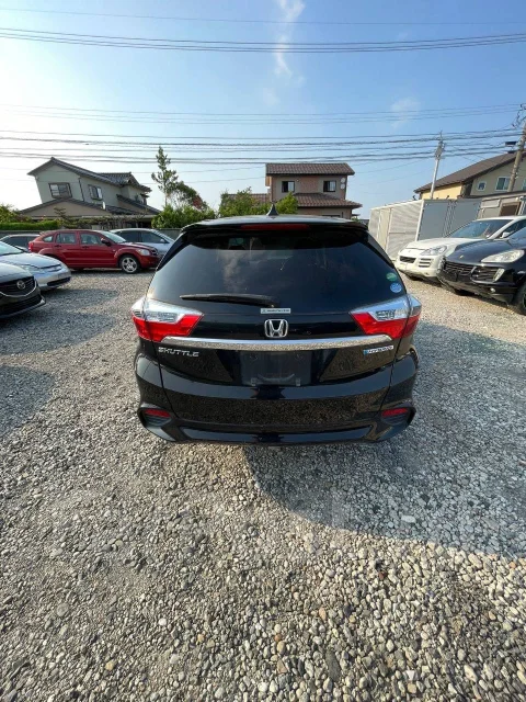 Honda Shuttle. GP7 ����