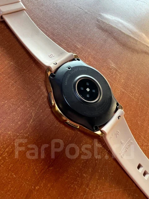 Samsung Galaxy Watch. NFC ����