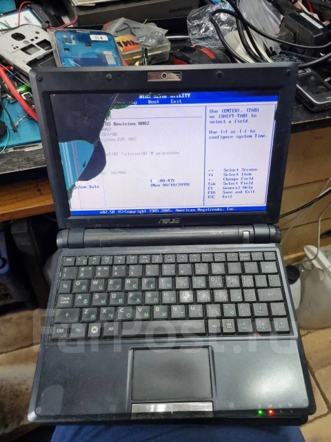 Asus Eee PC 900. 10", 1����, ��� 1024 ��, ���� 4���, WiFi: 1, ����������� �� 1��. ����