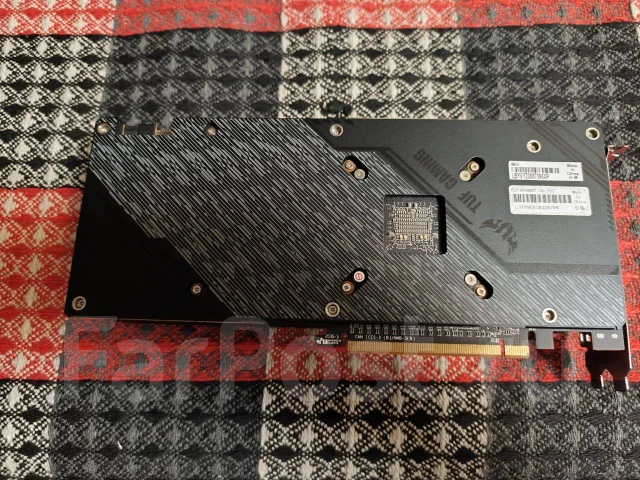 Radeon RX 5600 XT ����