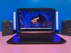 Acer. 15.6", 4����, ��� 16 ��, ���� 700���, WiFi, Bluetooth, ����������� �� 2��. ����