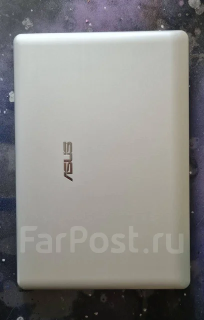 Asus Eee PC 1215P. 12.1", 1,7����, ��� 2048 ��, ���� 300���, WiFi: 1, Bluetooth: 1, ����������� �� 4 400��. ����