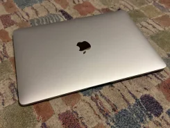 Apple MacBook Air 13 2018. ��� 8 ��, ���� 128���, WiFi: 1, Bluetooth: 1 ����