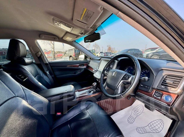 Toyota Crown. �������, ������, 2.5 (178��.�.), ������, 186 000����. �� ����