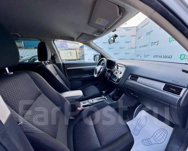 Mitsubishi Outlander. �������, 4wd, 2.0 (146��.�.), ������, 264 000����. �� ����
