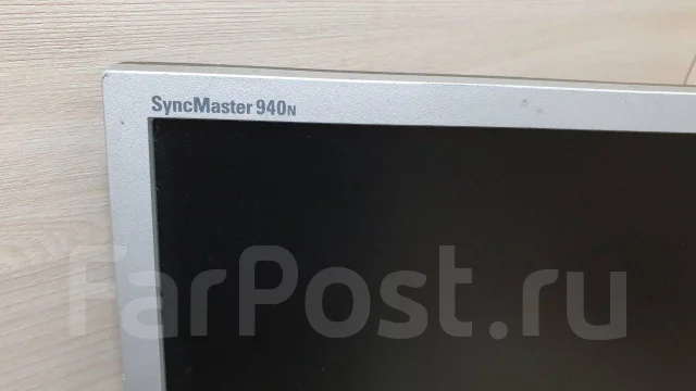 Samsung. 19", ���������� �� (LCD, LED, QLED) ����