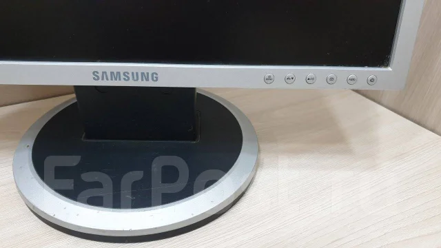 Samsung. 19", ���������� �� (LCD, LED, QLED) ����