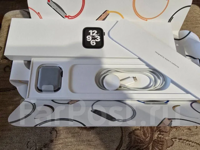 Apple Watch SE. GPS, NFC, IP67 ����