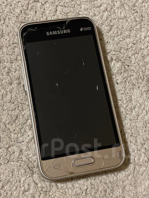 Samsung Galaxy J1 Mini. �/�, 8 ��, �������, 3G, 4G LTE, Dual-SIM ����