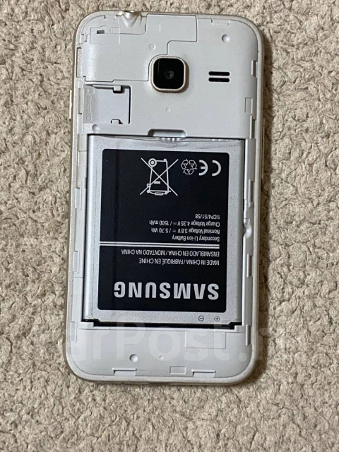 Samsung Galaxy J1 Mini. �/�, 8 ��, �������, 3G, 4G LTE, Dual-SIM ����