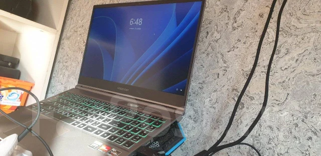 Maibenben. 15.6", 4,4����, ��� 16 ��, ���� 512��� ����