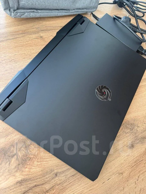 MSI Alpha 17. 17.3", 2,4����, ��� 16 ��, ���� 1 000���, WiFi: 1, Bluetooth: 1, ����������� �� 4��. ����