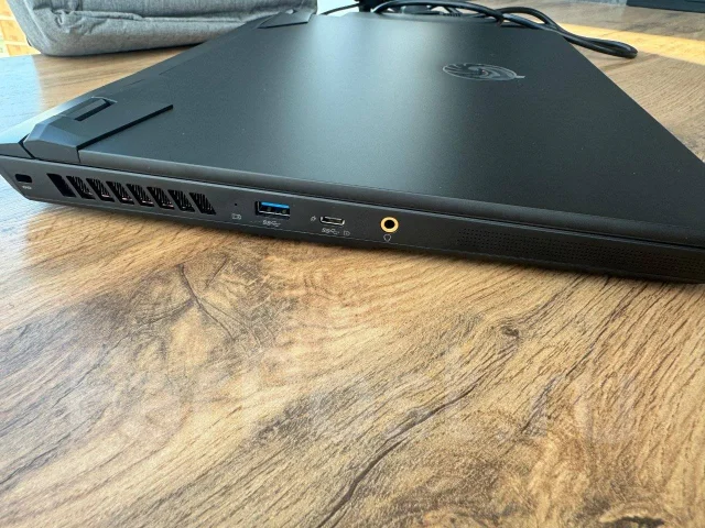 MSI Alpha 17. 17.3", 2,4����, ��� 16 ��, ���� 1 000���, WiFi: 1, Bluetooth: 1, ����������� �� 4��. ����