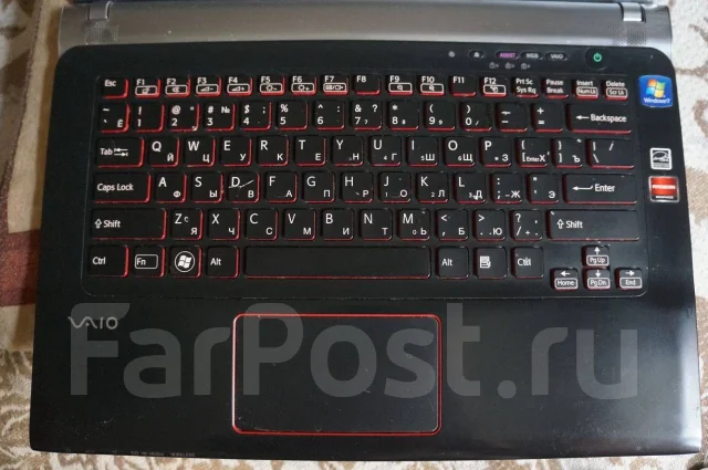 Sony VAIO. 14", 2,5����, ��� 6 ��, ���� 500���, WiFi: 1, Bluetooth: 1, ����������� �� 1��. ����