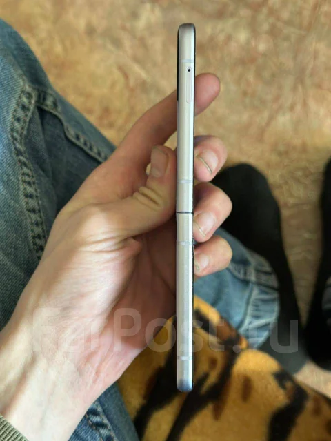 Samsung Galaxy Z Flip3 5G. �/�, 256 ��, �������, 5G, NFC ����