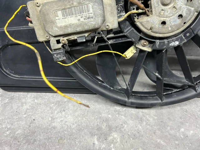 �������� ����������� Mazda 3 BK Z60115025C Z60115025C ����